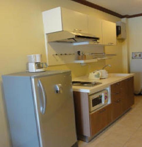 Patong Karlssons Hotel Экстерьер фото